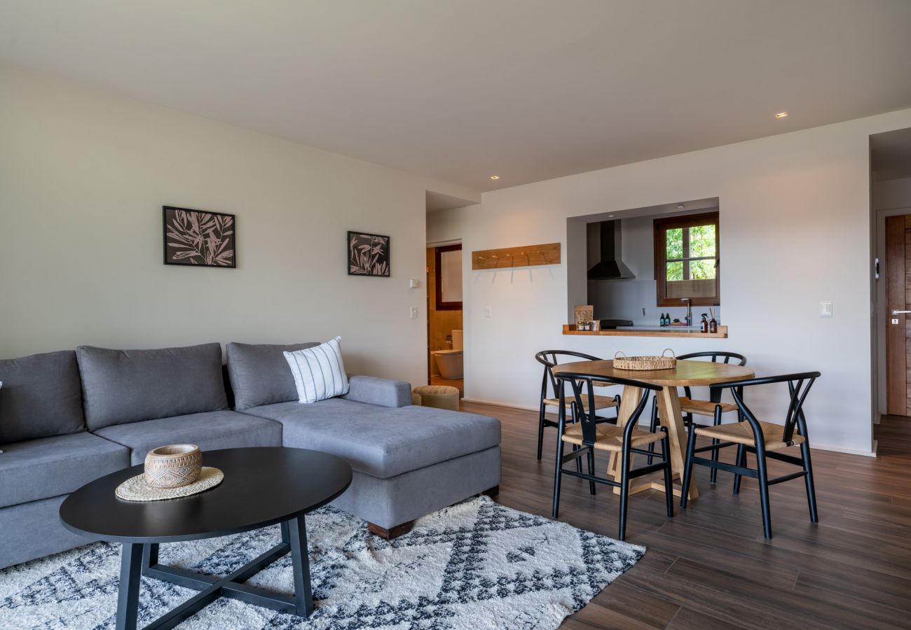 Apartamento en San Carlos de Bariloche - LENGA PB C  Departamento en entorno natural