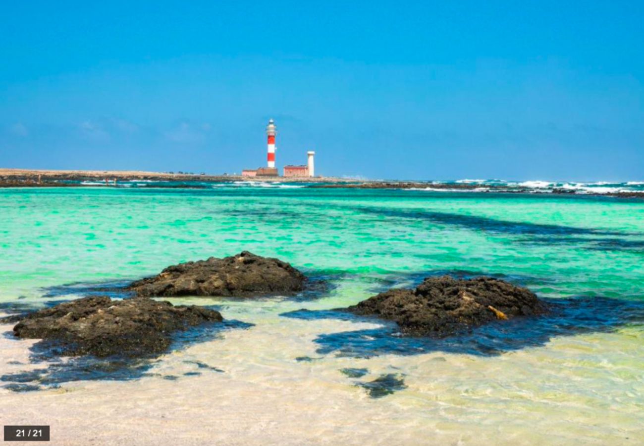 Apartamento en Antigua - Fuerteventura - HomeForGuest Amplio apartamento con terraza y piscina