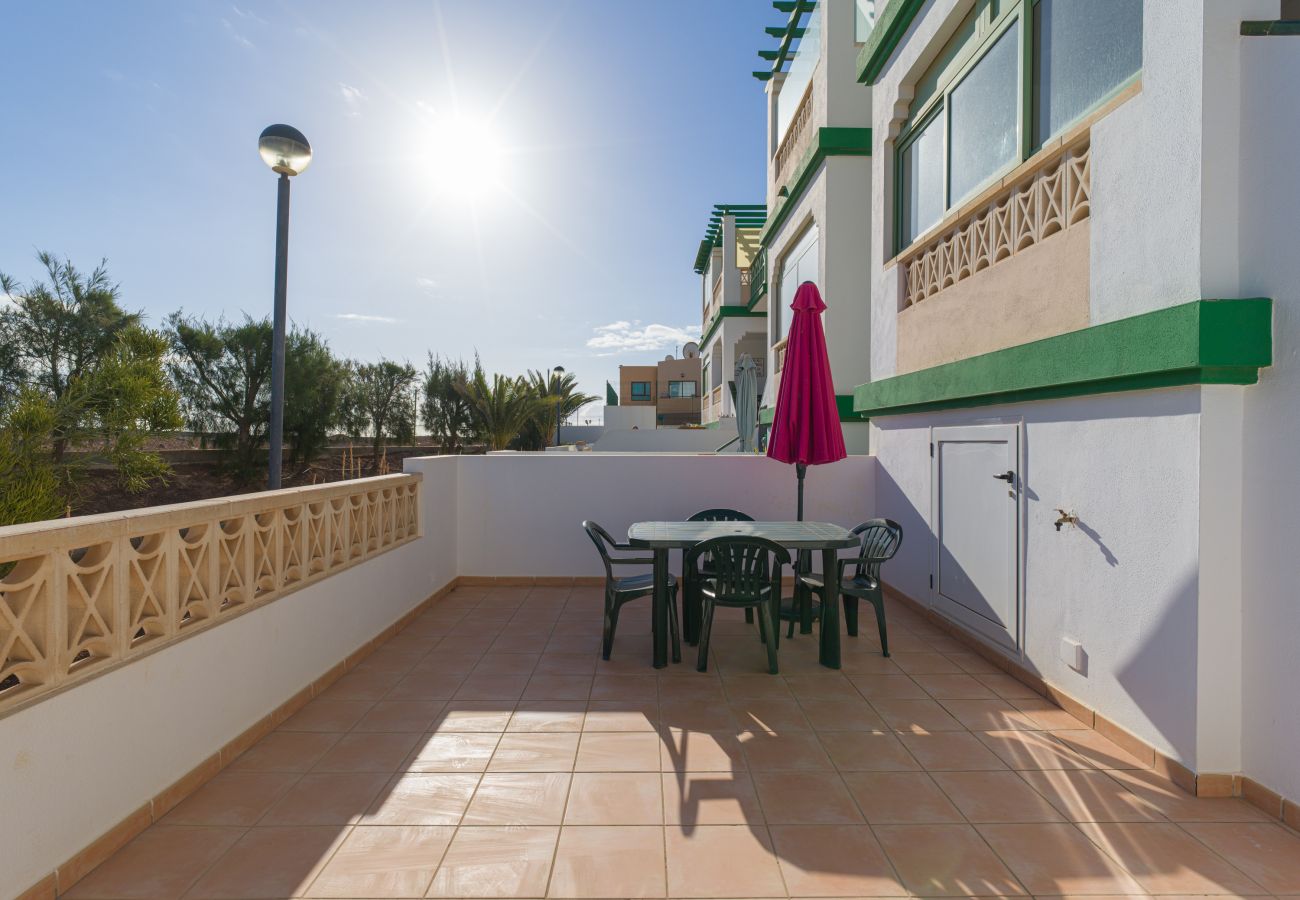 Apartamento en Antigua - Fuerteventura - HomeForGuest Amplio apartamento con terraza y piscina
