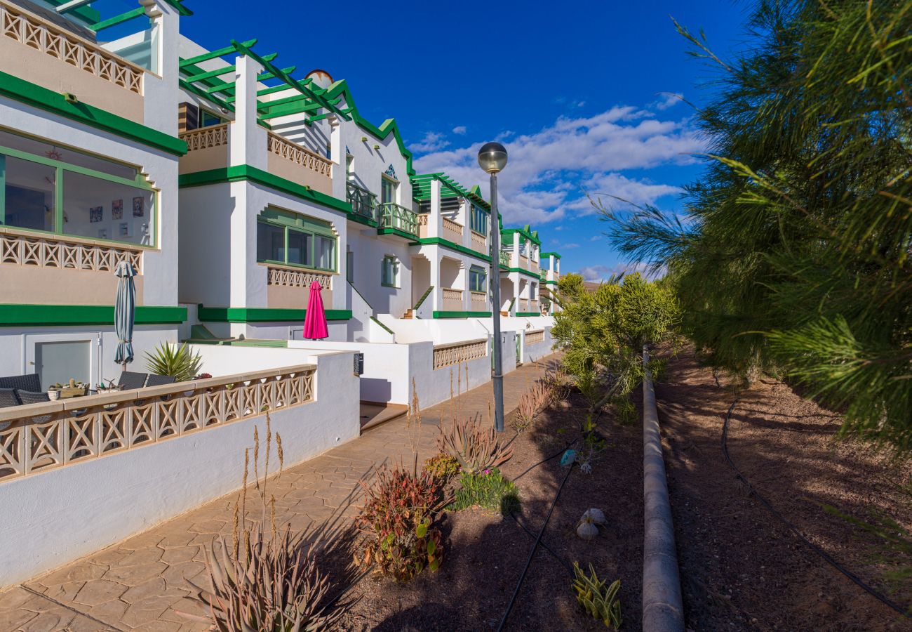 Apartamento en Antigua - Fuerteventura - HomeForGuest Amplio apartamento con terraza y piscina