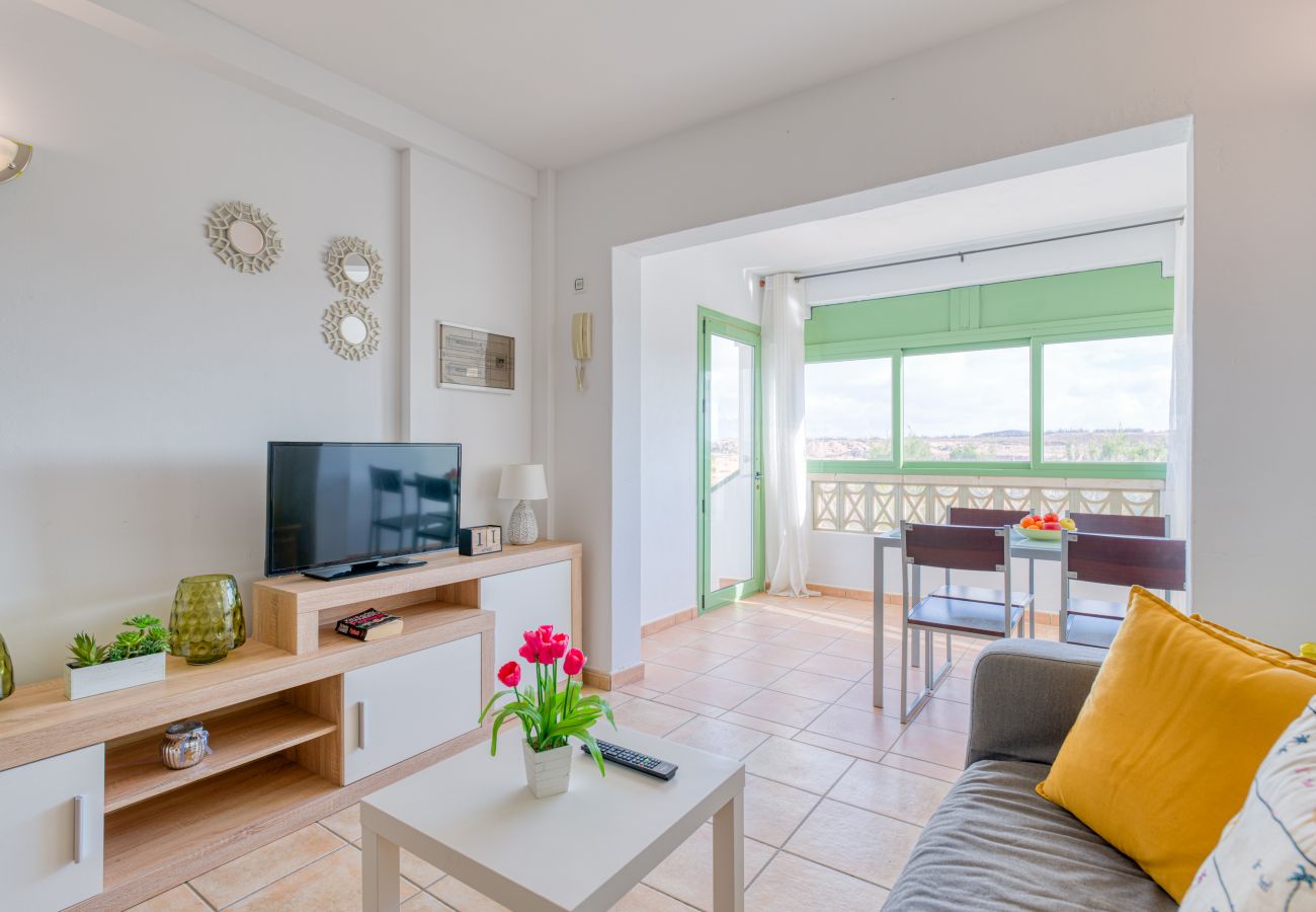 Apartamento en Antigua - Fuerteventura - HomeForGuest Amplio apartamento con terraza y piscina