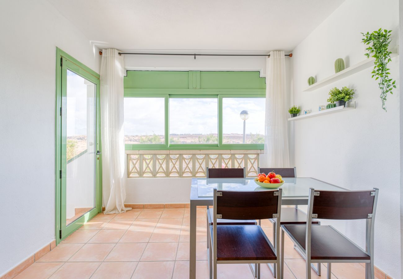 Apartamento en Antigua - Fuerteventura - HomeForGuest Amplio apartamento con terraza y piscina