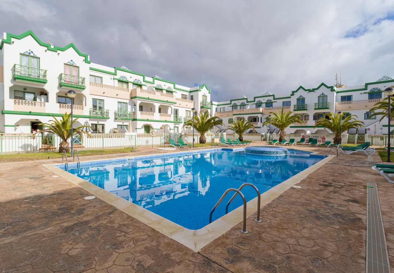 Apartamento en Antigua - Fuerteventura - HomeForGuest Amplio apartamento con terraza y piscina