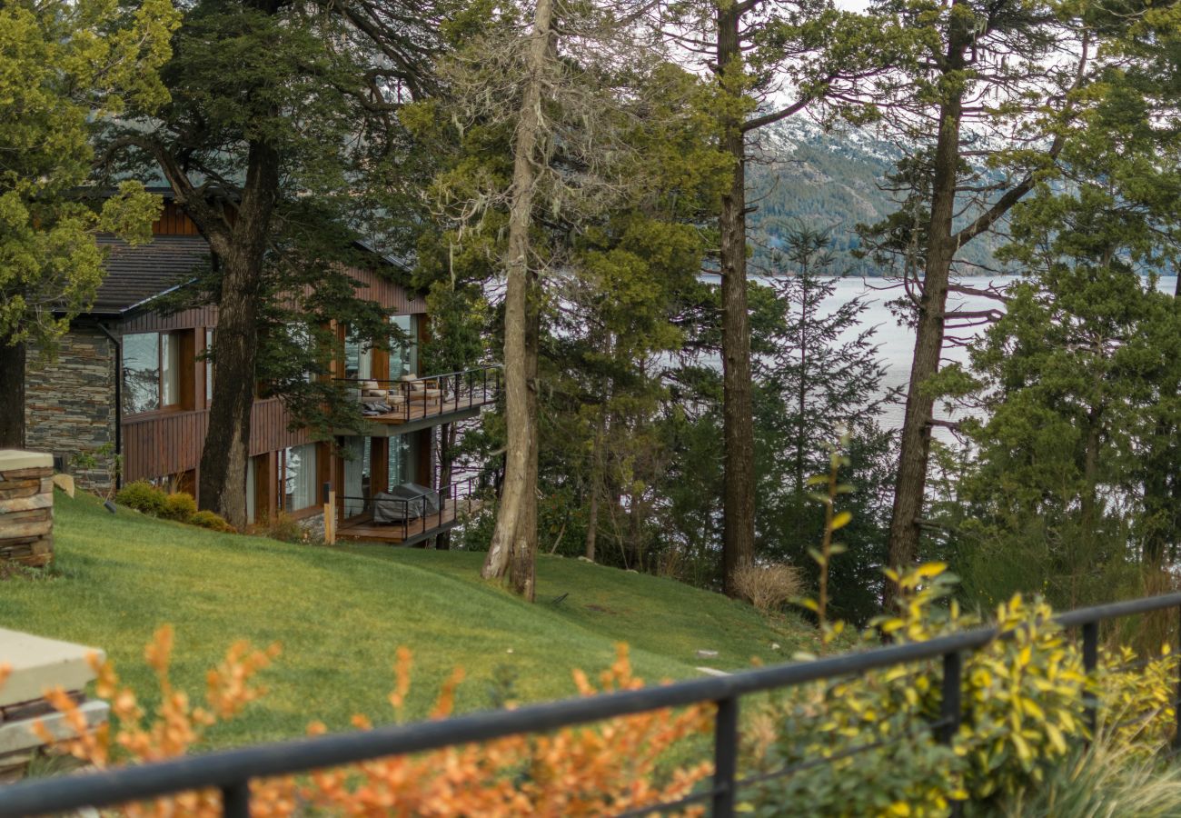 Estudio en San Carlos de Bariloche - Arrayan -1B: Estudio Doble vista lago.-