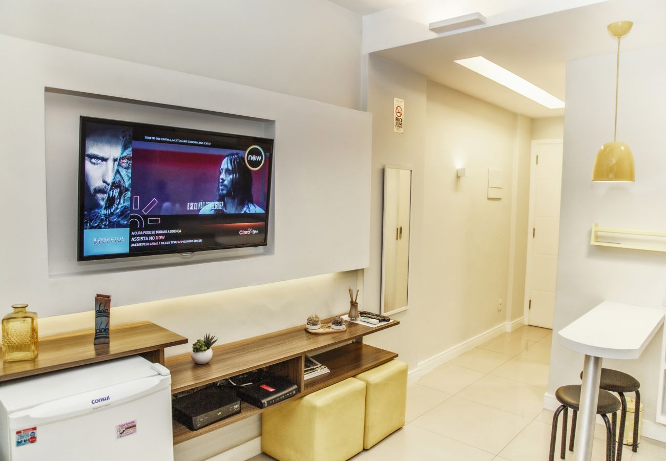 Sala de estar sencilla y acogedora