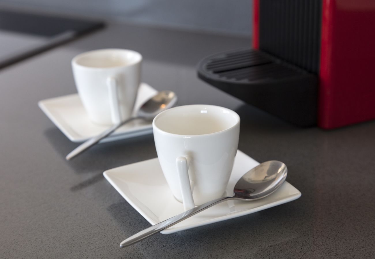 Apartamento en Playa de Gandía - Fabuloso apartamento reformado con vistas al mar. SOLO FAMILIAS