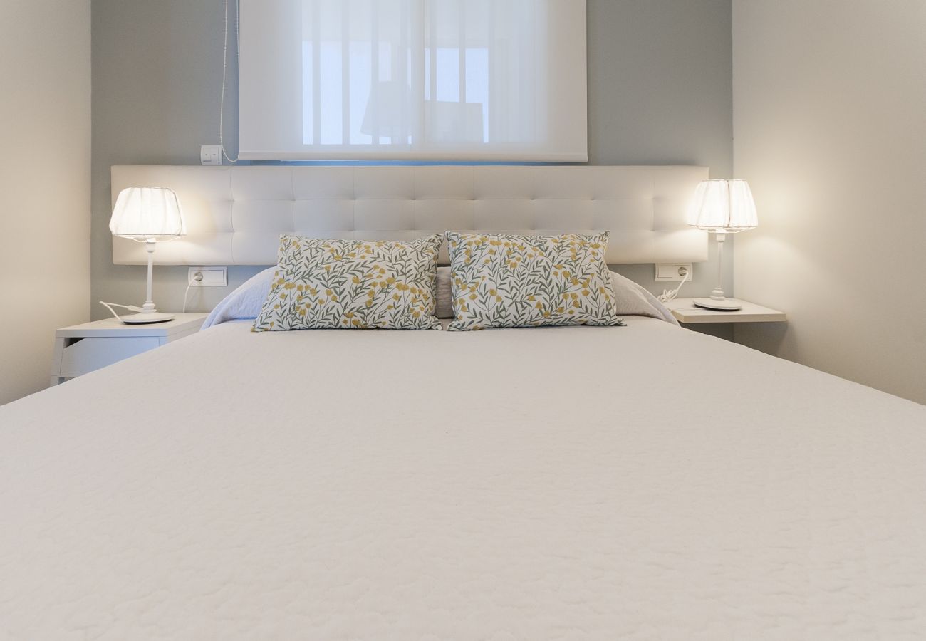 Apartamento en Playa de Gandía - Fabuloso apartamento reformado con vistas al mar. SOLO FAMILIAS