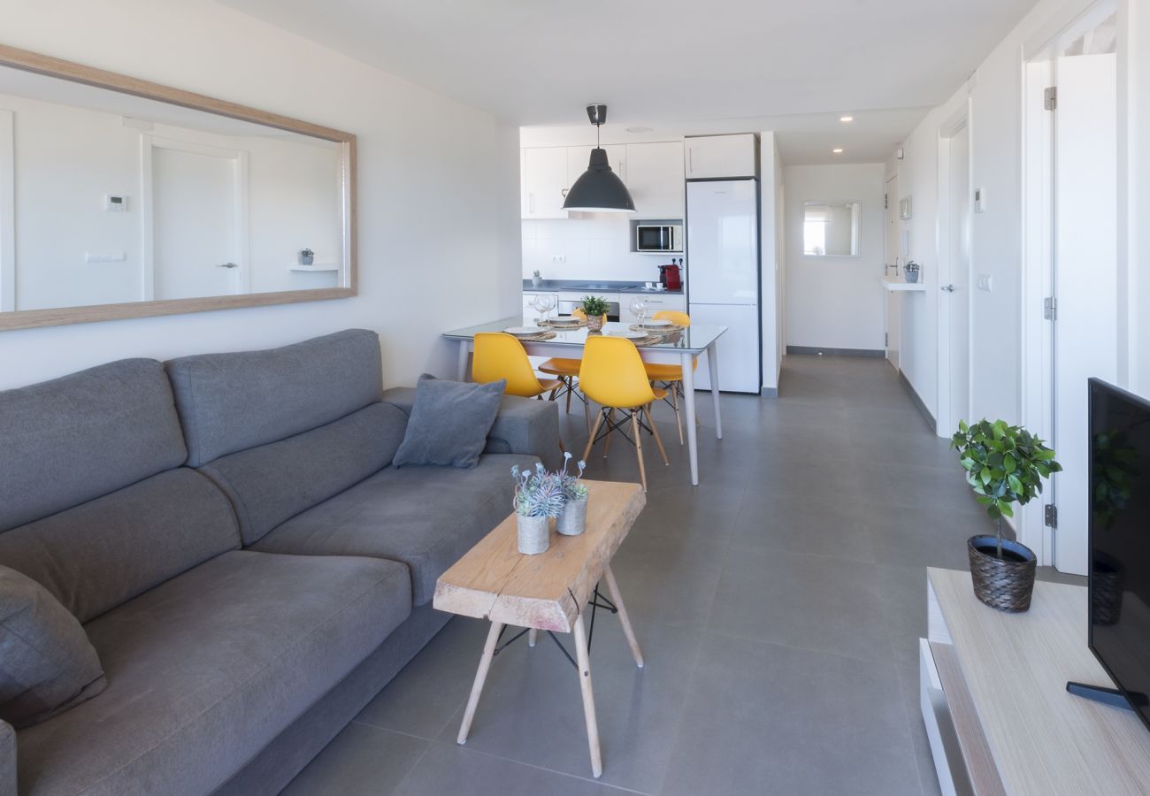 Apartamento en Playa de Gandía - Fabuloso apartamento reformado con vistas al mar. SOLO FAMILIAS