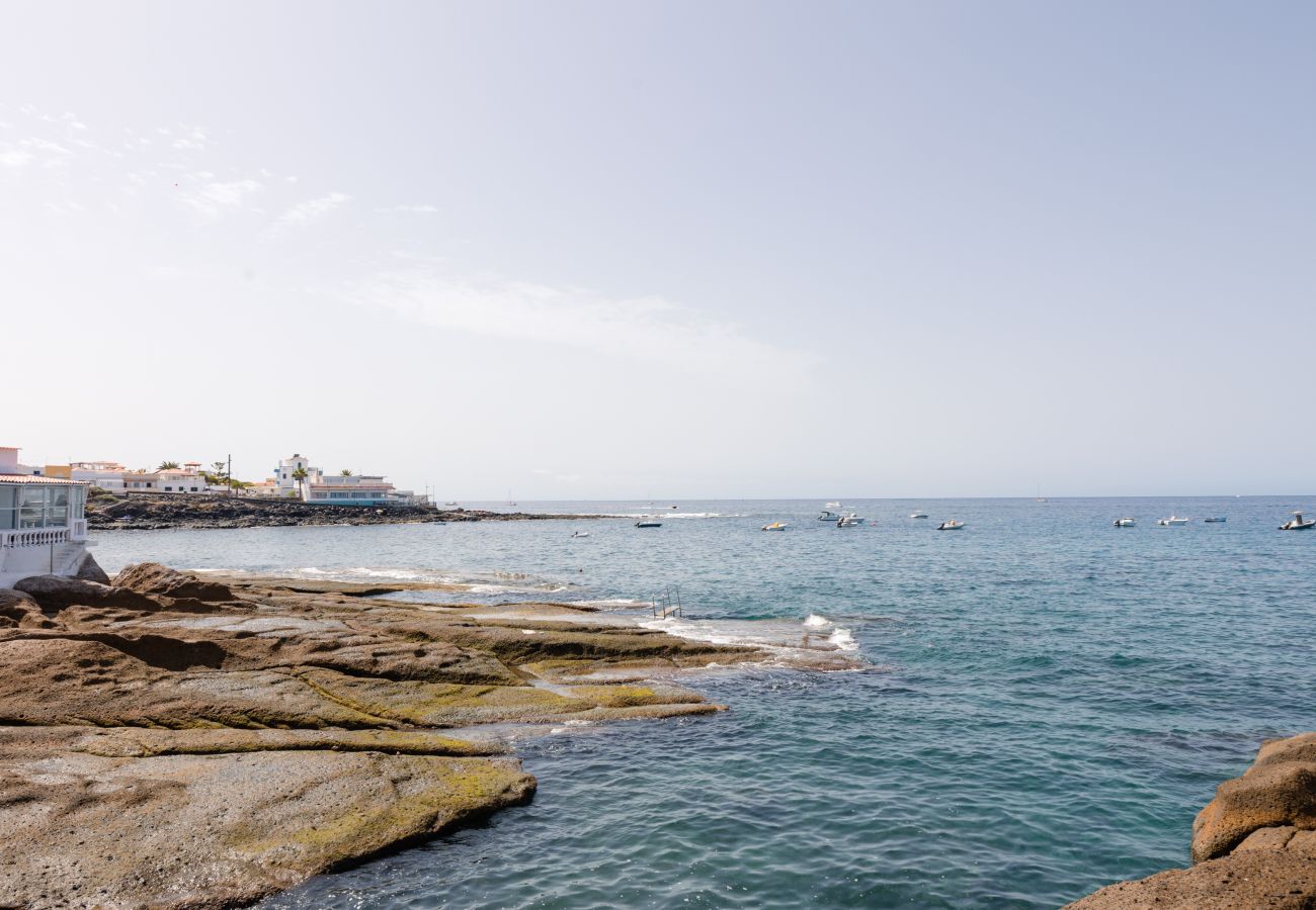 Apartamento en Adeje - HomeForGuest APARTAMENTO CON PISCIN A A 50M DEL MAR EN LA CALETA 