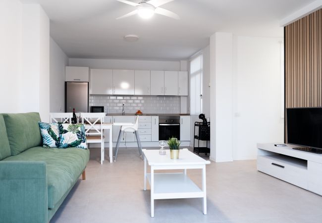 Apartamento en Los Cristianos - HomeForGuest Ático Martina con terraza en Los Cristianos