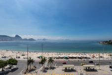 Apartamento en Rio de Janeiro - 2 minutes from Copacabana beach | A801