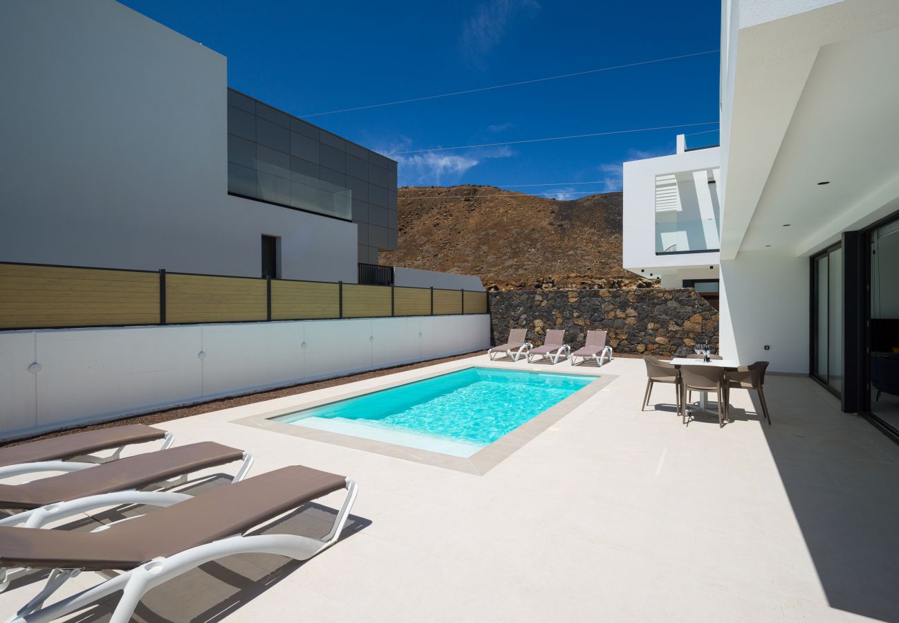Villa en Corralejo -  Villa Deluxe Las Calderas 01 with private pool