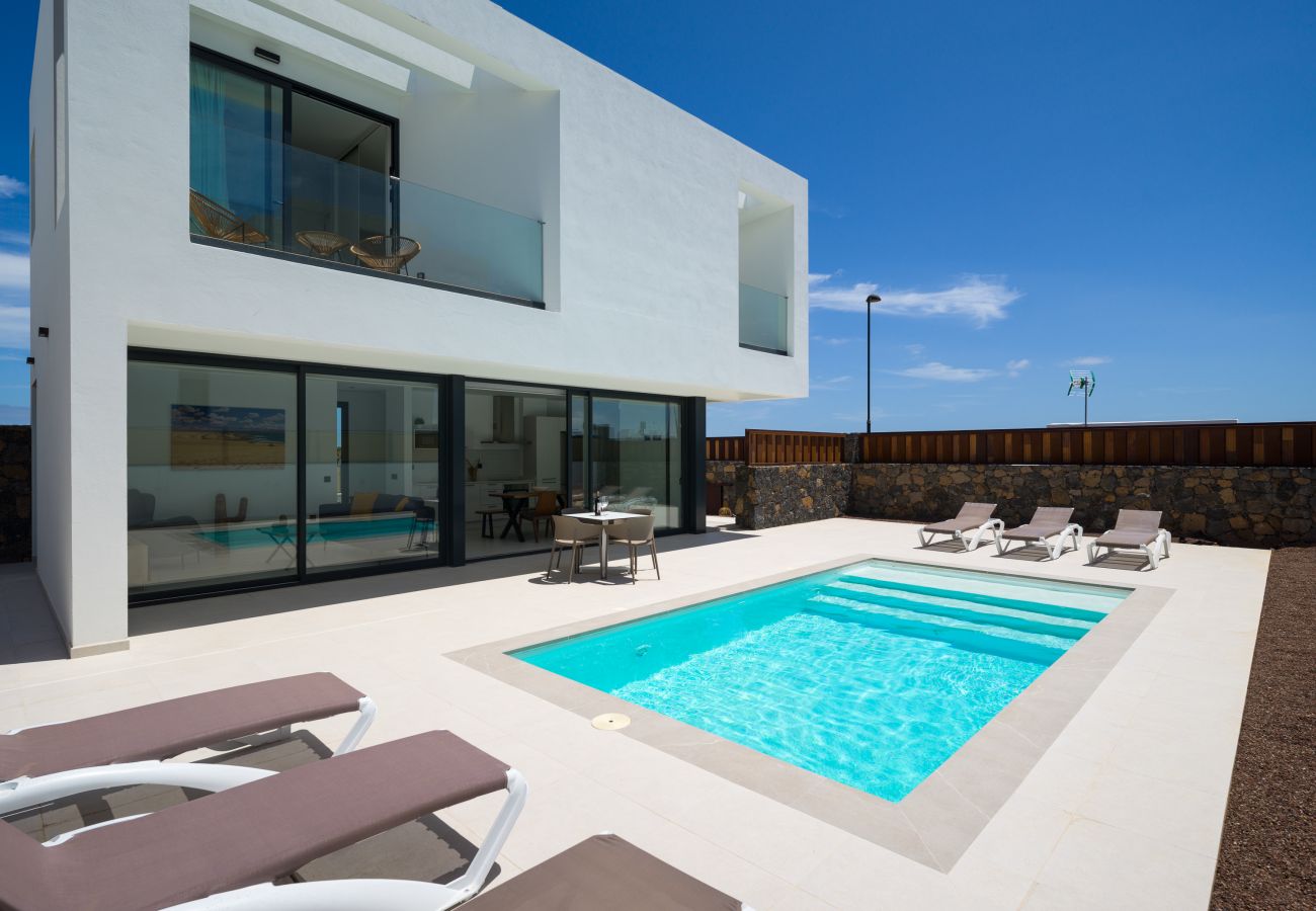Villa en Corralejo -  Villa Deluxe Las Calderas 01 with private pool