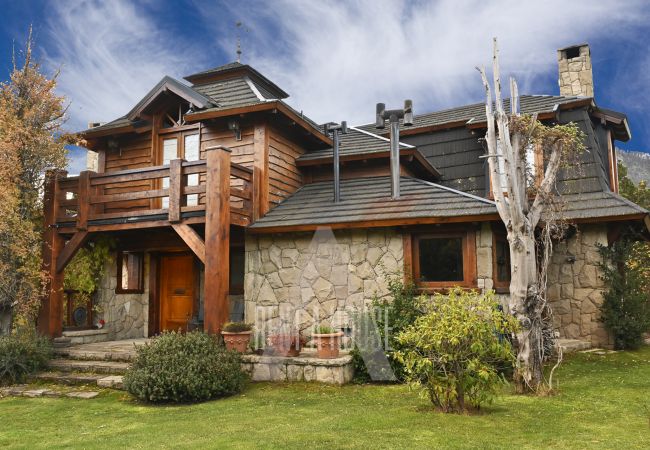 Casa en San Carlos de Bariloche - ARE23 8PAX CALIDA Y AMPLIA CASA BARRIO CERRADO