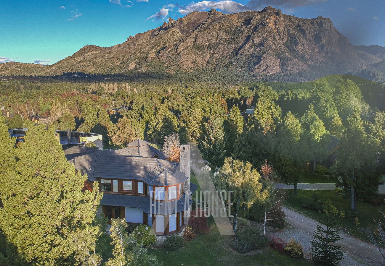 Casa en San Carlos de Bariloche - ARE23 8PAX CALIDA Y AMPLIA CASA BARRIO CERRADO