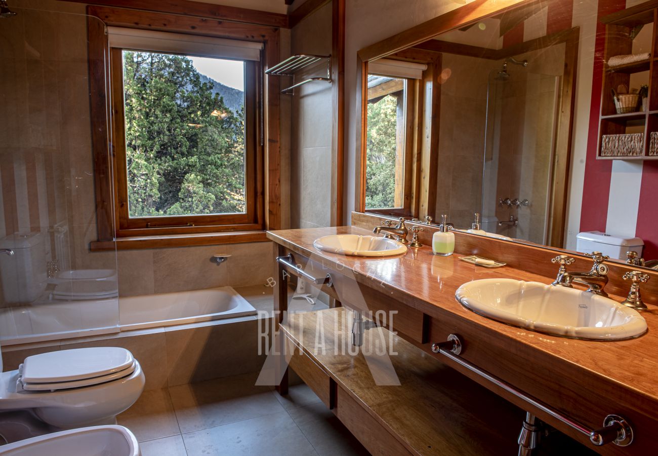 Casa en San Carlos de Bariloche - ARE23 8PAX CALIDA Y AMPLIA CASA BARRIO CERRADO