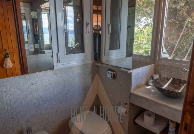 Casa en San Carlos de Bariloche - HUAPI05C | Lago, 4 Suites y Piscina Privada Casa en San Carlos de Bariloche - HUAPI05C | Lago, 4 Suites y Piscina Privada