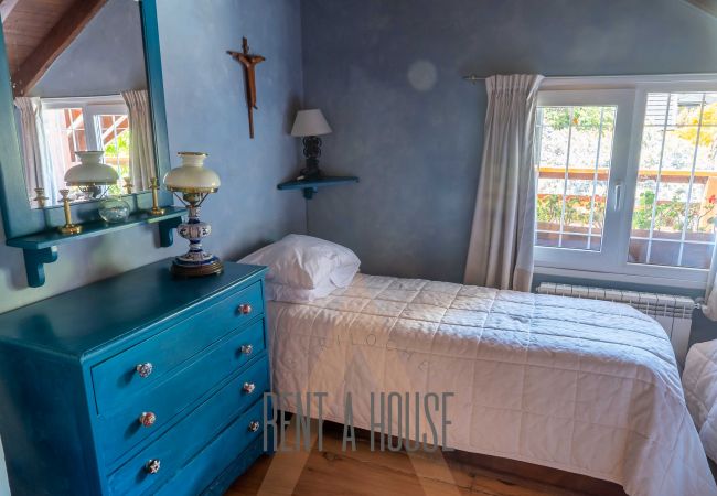 Casa en San Carlos de Bariloche - HUAPI05C | Lago, 4 Suites y Piscina Privada Casa en San Carlos de Bariloche - HUAPI05C | Lago, 4 Suites y Piscina Privada