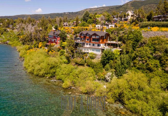 Casa en San Carlos de Bariloche - HUAPI05C | Lago, 4 Suites y Piscina Privada Casa en San Carlos de Bariloche - HUAPI05C | Lago, 4 Suites y Piscina Privada