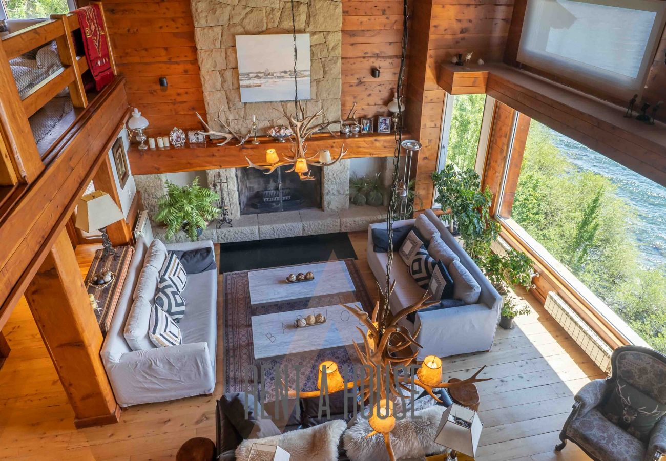 Casa en San Carlos de Bariloche - HUAPI05C | Lago, 4 Suites y Piscina Privada Casa en San Carlos de Bariloche - HUAPI05C | Lago, 4 Suites y Piscina Privada