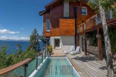 Casa en San Carlos de Bariloche - HUAPI05C | Lago, 4 Suites y Piscina Privada