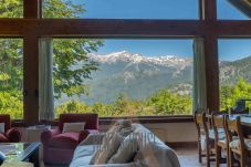 Casa en San Carlos de Bariloche - ARE02 CALIDA CASA EN ARELAUQUEN CON ESPECTACULAR VISTA AL CATEDRAL Y AL LAGO 