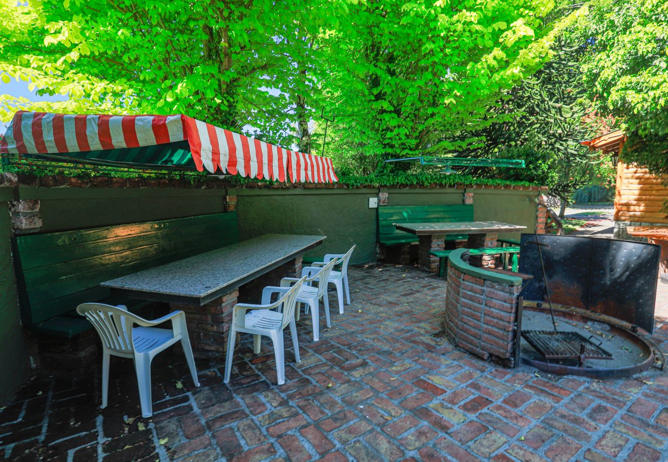 Casa en San Carlos de Bariloche - HUAPI08C Lindísima casa de una planta con costa sobre el Lago Nahuel Huapi