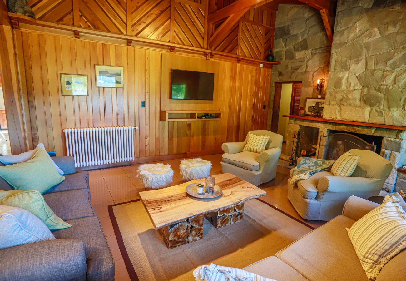 Casa en San Carlos de Bariloche - HUAPI08C Lindísima casa de una planta con costa sobre el Lago Nahuel Huapi