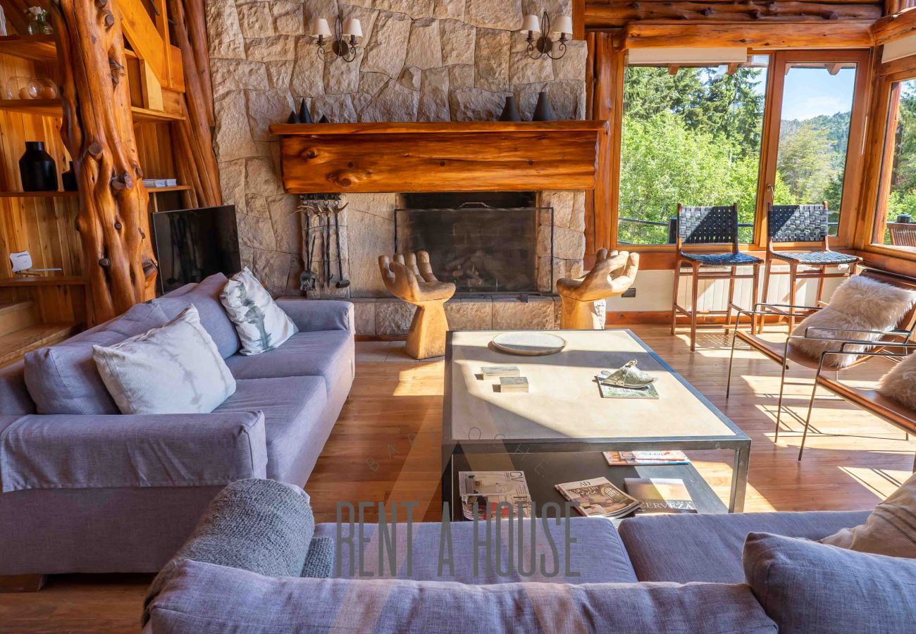 Casa en San Carlos de Bariloche - VENAH02 Espectacular casa con costa y vista al lago desde todos los ambientes.