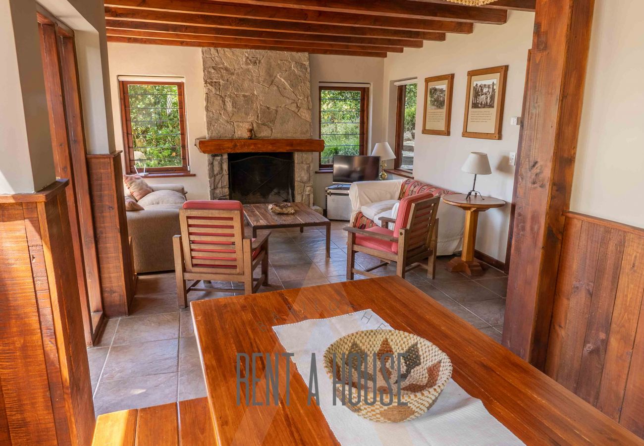 Cabaña en San Carlos de Bariloche - HUAPI20C Cálida cabaña en amplio terreno en la costa del Lago Nahuel Huapi