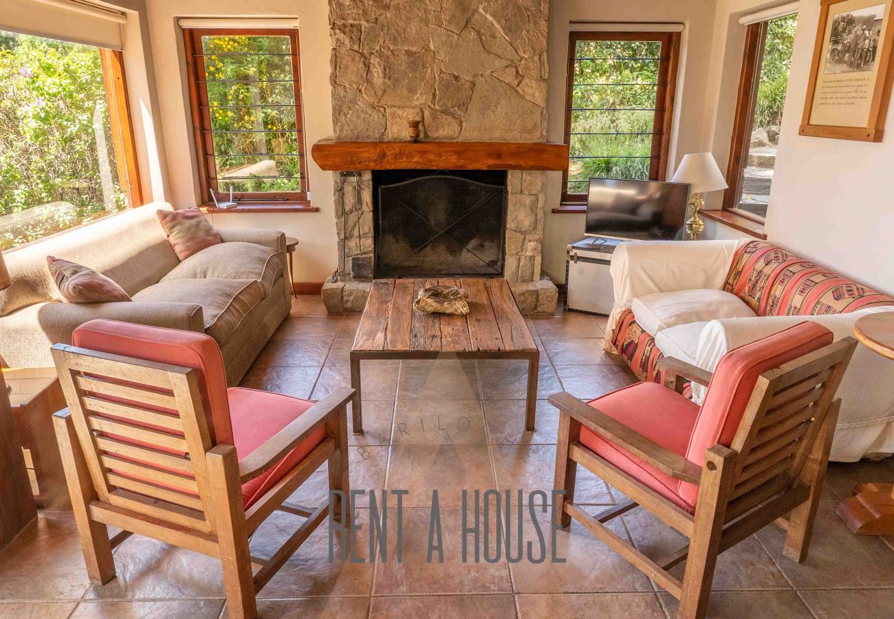 Cabaña en San Carlos de Bariloche - HUAPI20C Cálida cabaña en amplio terreno en la costa del Lago Nahuel Huapi