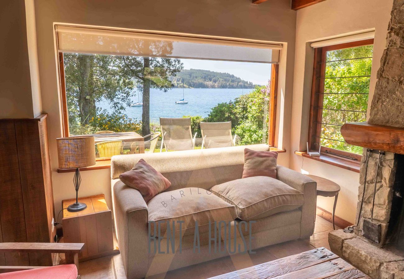 Cabaña en San Carlos de Bariloche - HUAPI20C Cálida cabaña en amplio terreno en la costa del Lago Nahuel Huapi