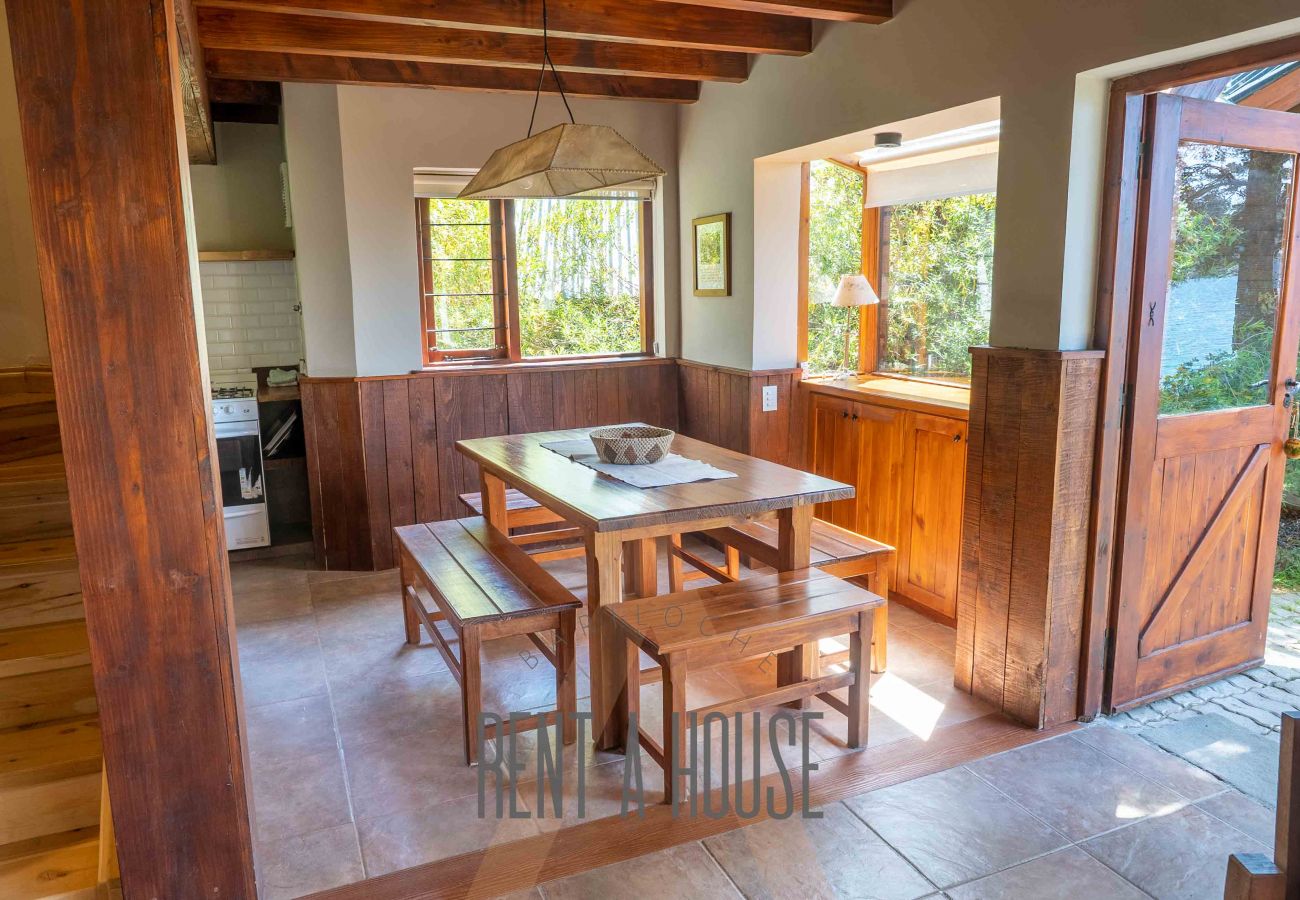 Cabaña en San Carlos de Bariloche - HUAPI20C Cálida cabaña en amplio terreno en la costa del Lago Nahuel Huapi