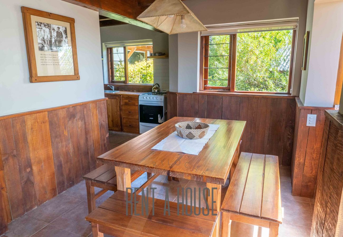 Cabaña en San Carlos de Bariloche - HUAPI20C Cálida cabaña en amplio terreno en la costa del Lago Nahuel Huapi