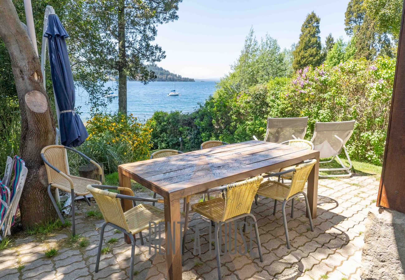 Cabaña en San Carlos de Bariloche - HUAPI20C Cálida cabaña en amplio terreno en la costa del Lago Nahuel Huapi