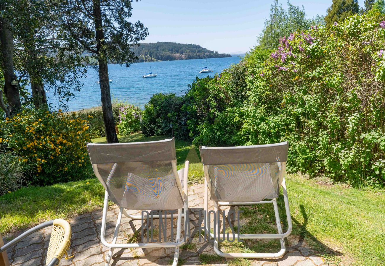 Cabaña en San Carlos de Bariloche - HUAPI20C Cálida cabaña en amplio terreno en la costa del Lago Nahuel Huapi