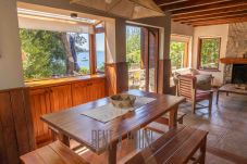 Cabaña en San Carlos de Bariloche - HUAPI20C Cálida cabaña en amplio terreno en la costa del Lago Nahuel Huapi