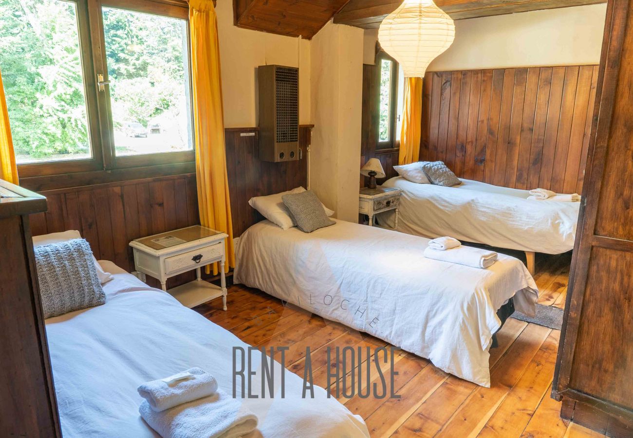 Casa en San Carlos de Bariloche - HUAPI27 Cálida casona en Circuito Chico con gran jardín y acceso a la playa