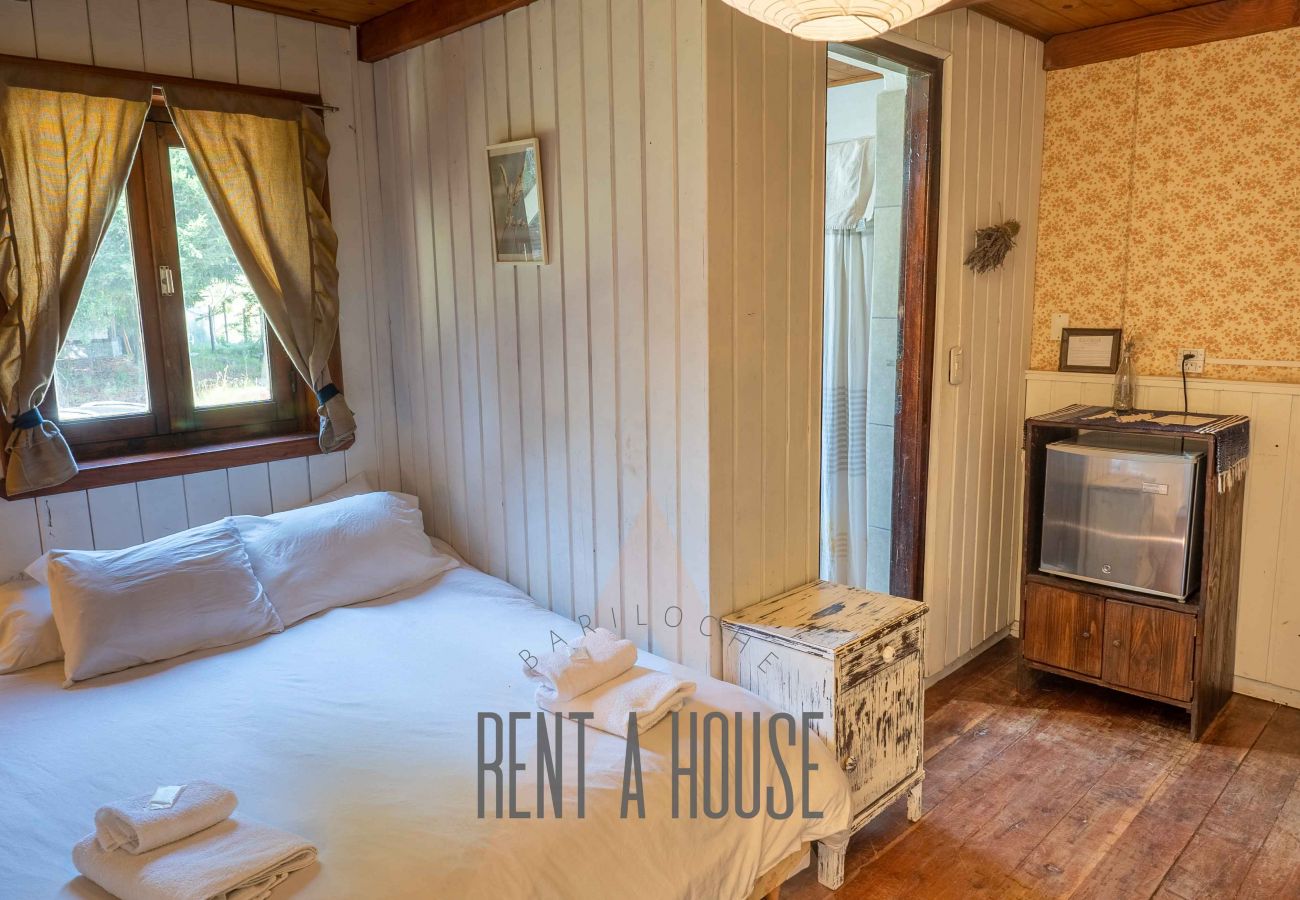 Casa en San Carlos de Bariloche - HUAPI27 Cálida casona en Circuito Chico con gran jardín y acceso a la playa