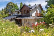 Casa en San Carlos de Bariloche - HUAPI27 Cálida casona en Circuito Chico con gran jardín y acceso a la playa