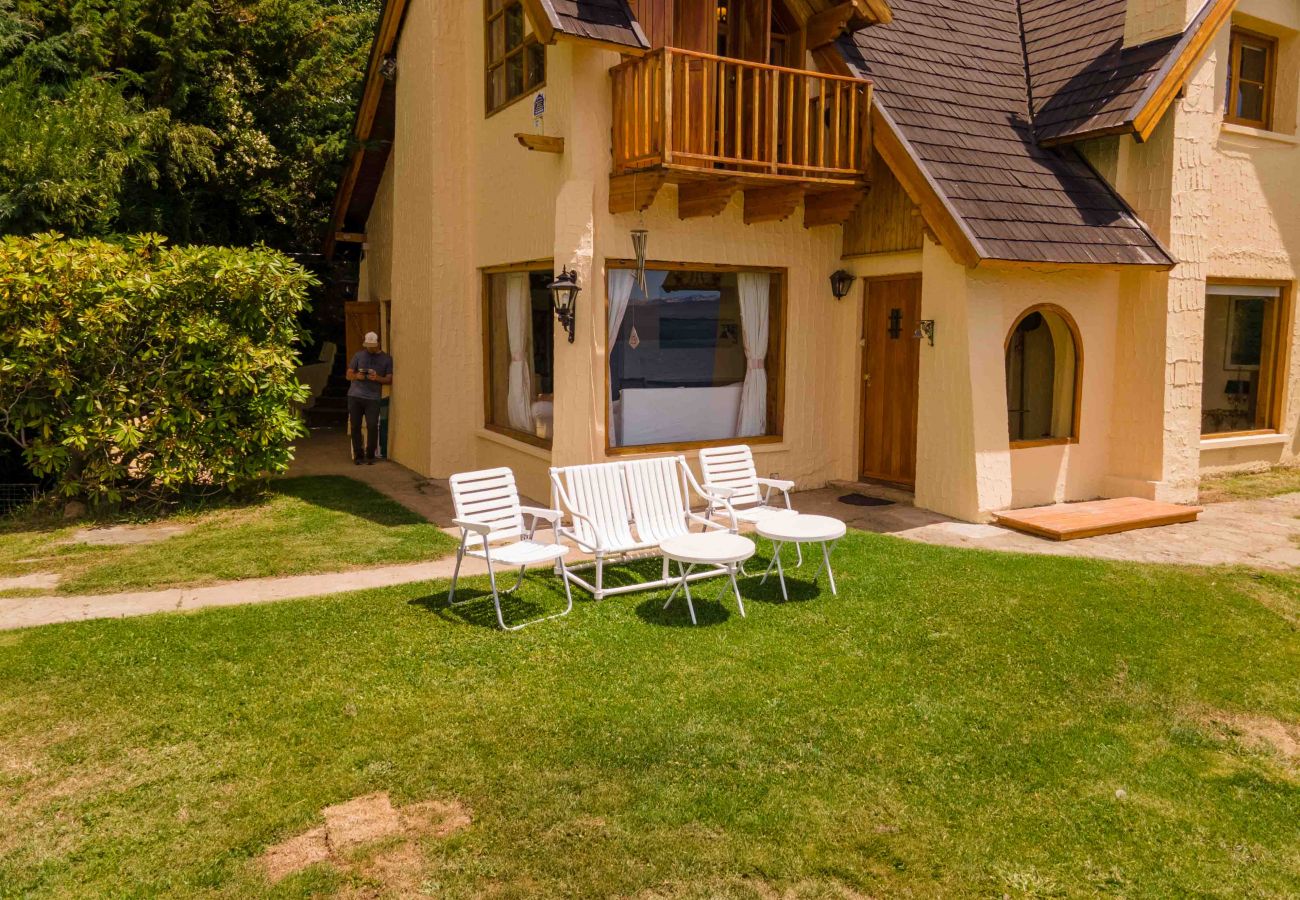 Casa en San Carlos de Bariloche - HUAPI02C- CASA CON COSTA A ORILLAS DEL LAGO NAHUEL HUAPI