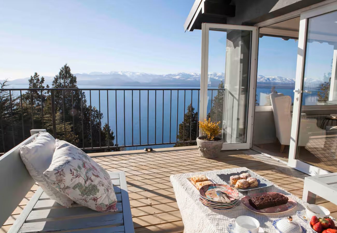 Casa en San Carlos de Bariloche - VIEW10 TREMENDA CASA EN BARILOCHE + VISTA AL LAGO + HOT TUB