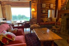 Casa en San Carlos de Bariloche - Tradicional casa en LLao Llao con excelente vista al Nahuel Huapi.