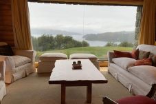 Casa en San Carlos de Bariloche - Tradicional casa en LLao Llao con excelente vista al Nahuel Huapi.