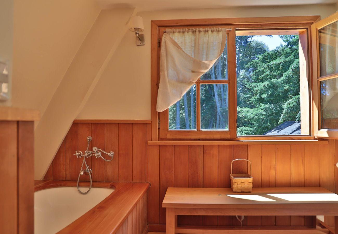 Casa en San Carlos de Bariloche - MORE16C Lujo y calidez en LLao LLao s/ Morenito + Jacuzzi