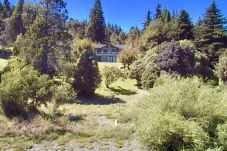 Casa en San Carlos de Bariloche - Espectacular casa con amplia terraza y costa, a orillas del Lago Nahuel Huapi.