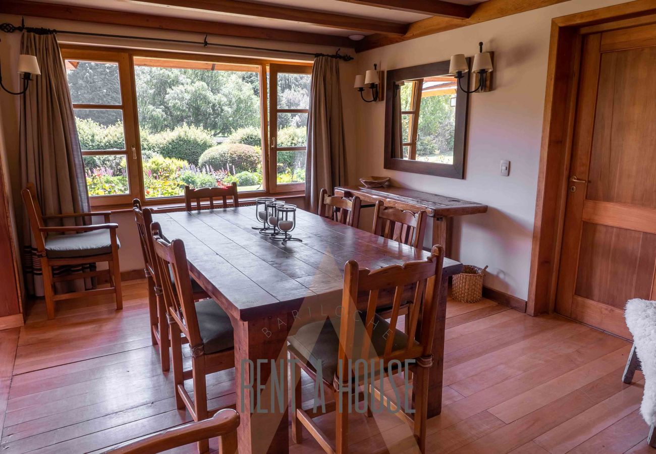 Casa en San Carlos de Bariloche - DIVINA CASA SOBRE CANCHA GOLF