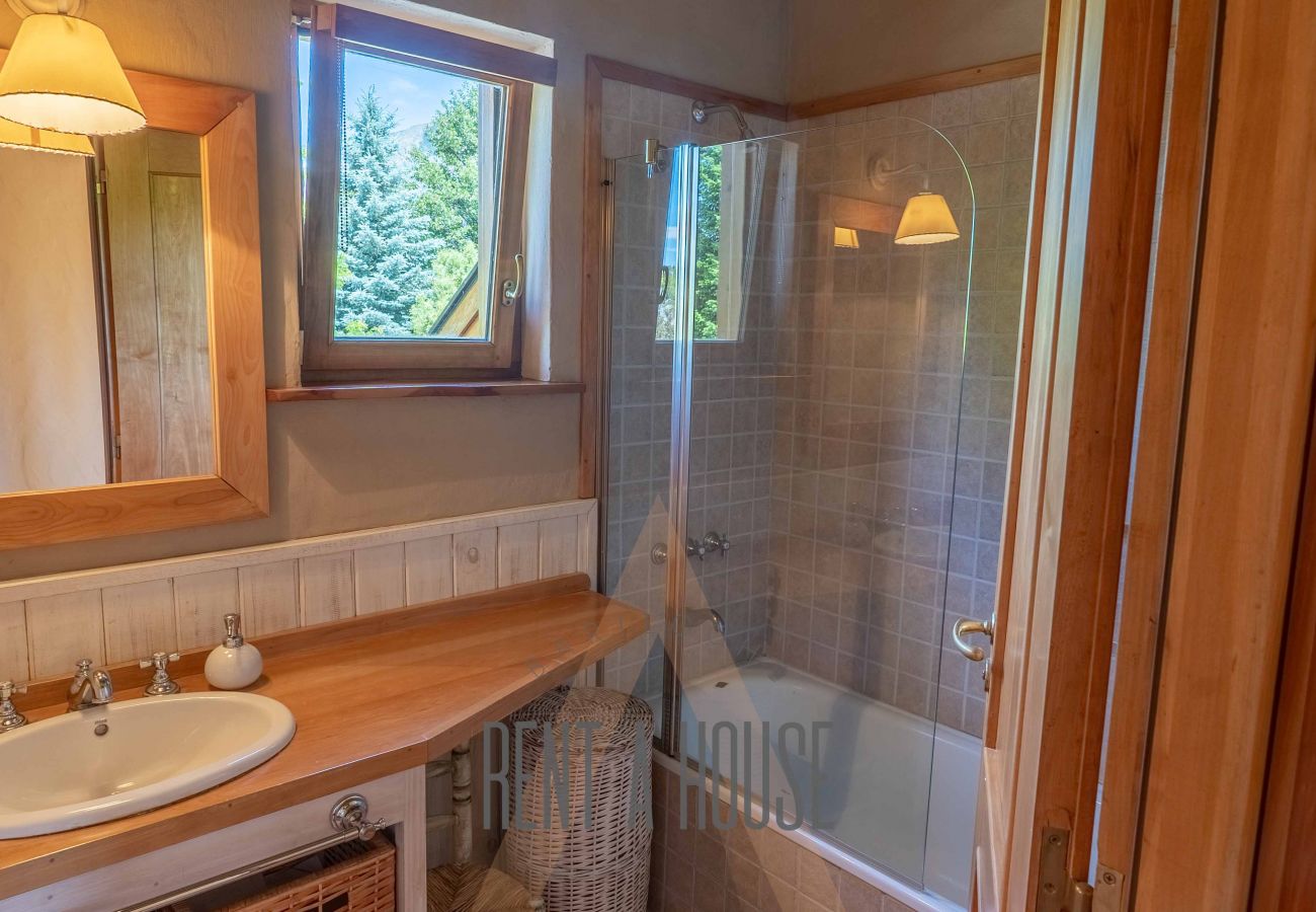 Casa en San Carlos de Bariloche - DIVINA CASA SOBRE CANCHA GOLF