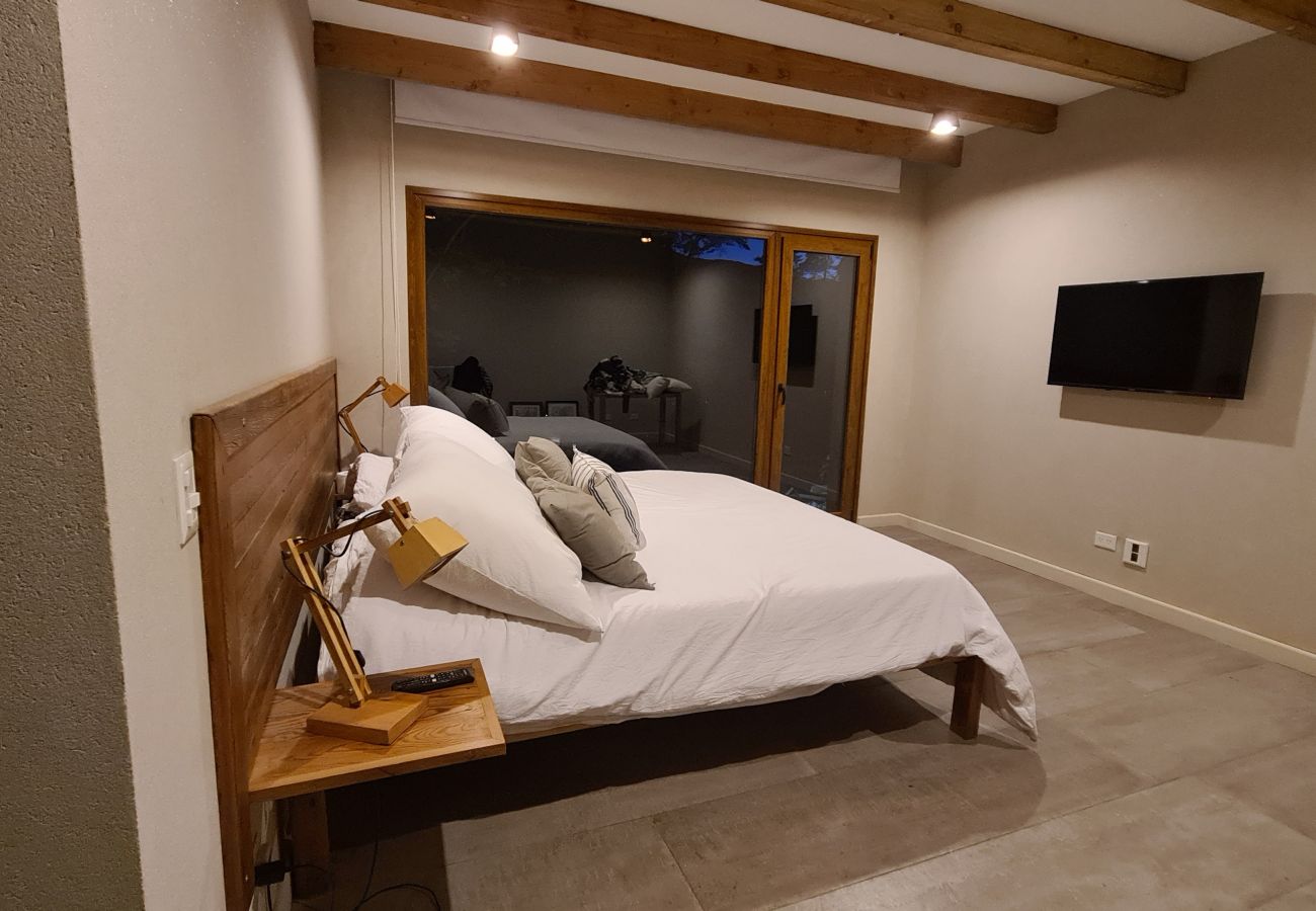 Casa en San Carlos de Bariloche - ARE33 CASA EN ARELAUQUEN CON IMPONENTES VISTAS