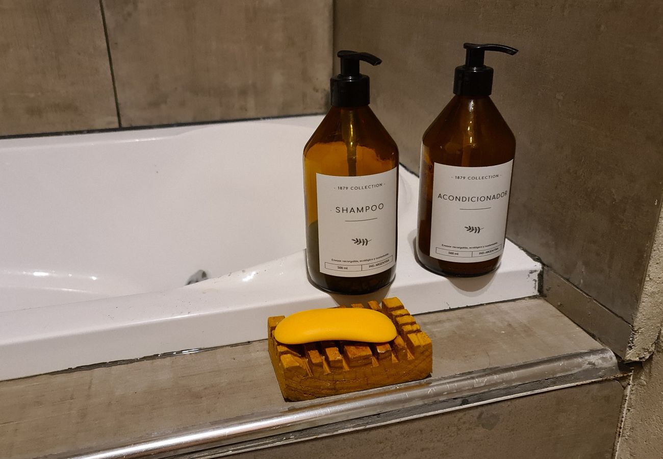 Casa en San Carlos de Bariloche - ARE33 CASA EN ARELAUQUEN CON IMPONENTES VISTAS